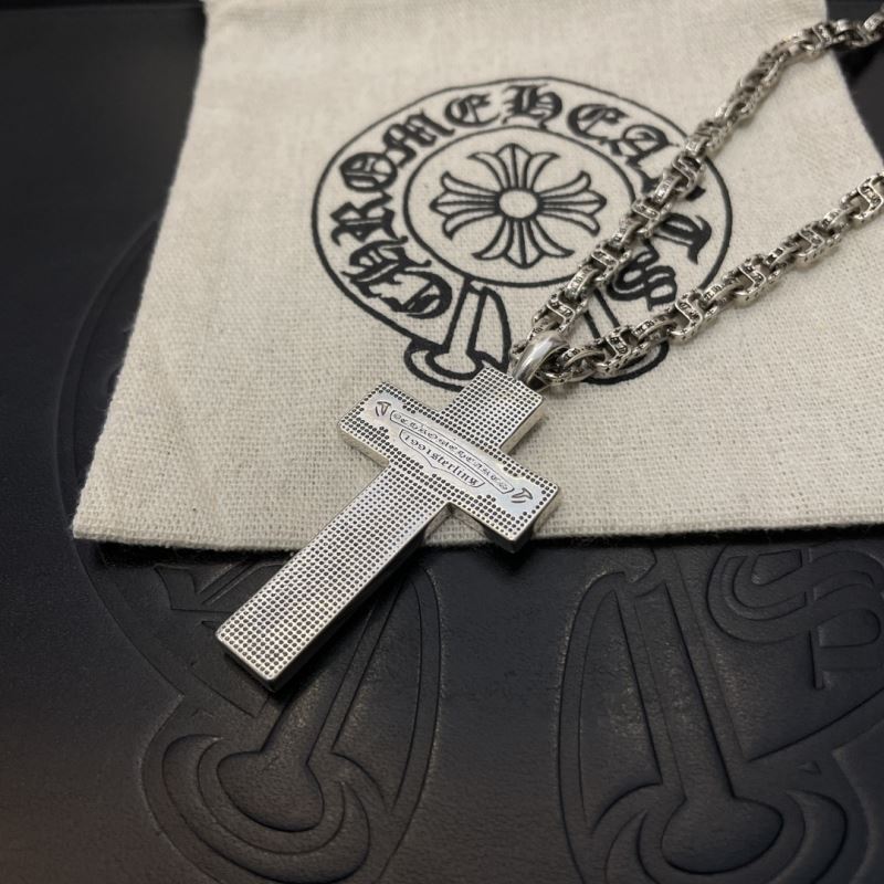 Ch*0me He**ts necklaces